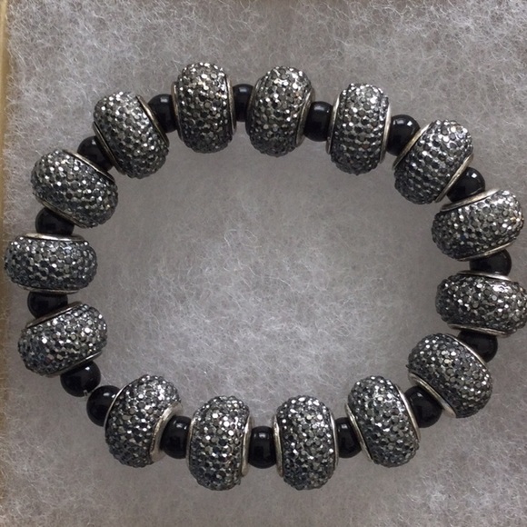 Elegant Silver color Beaded Bracelet - Picture 2 of 2
